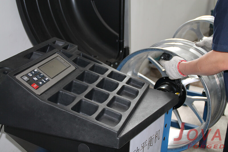 wheel manufacturers dynamic balance test