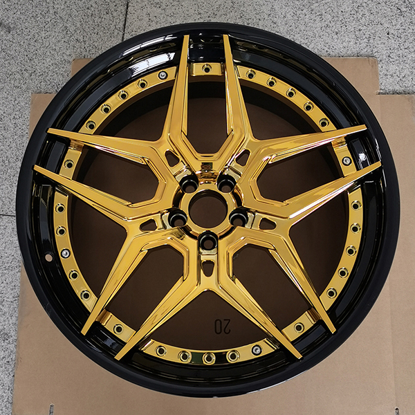 gold chrome rims with black lip