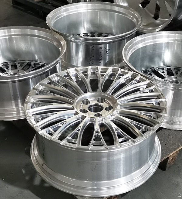 custom wheels for Land Rover Range Rover 2023