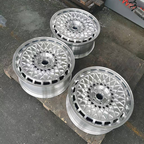 Custom wheels for Volvo V90
